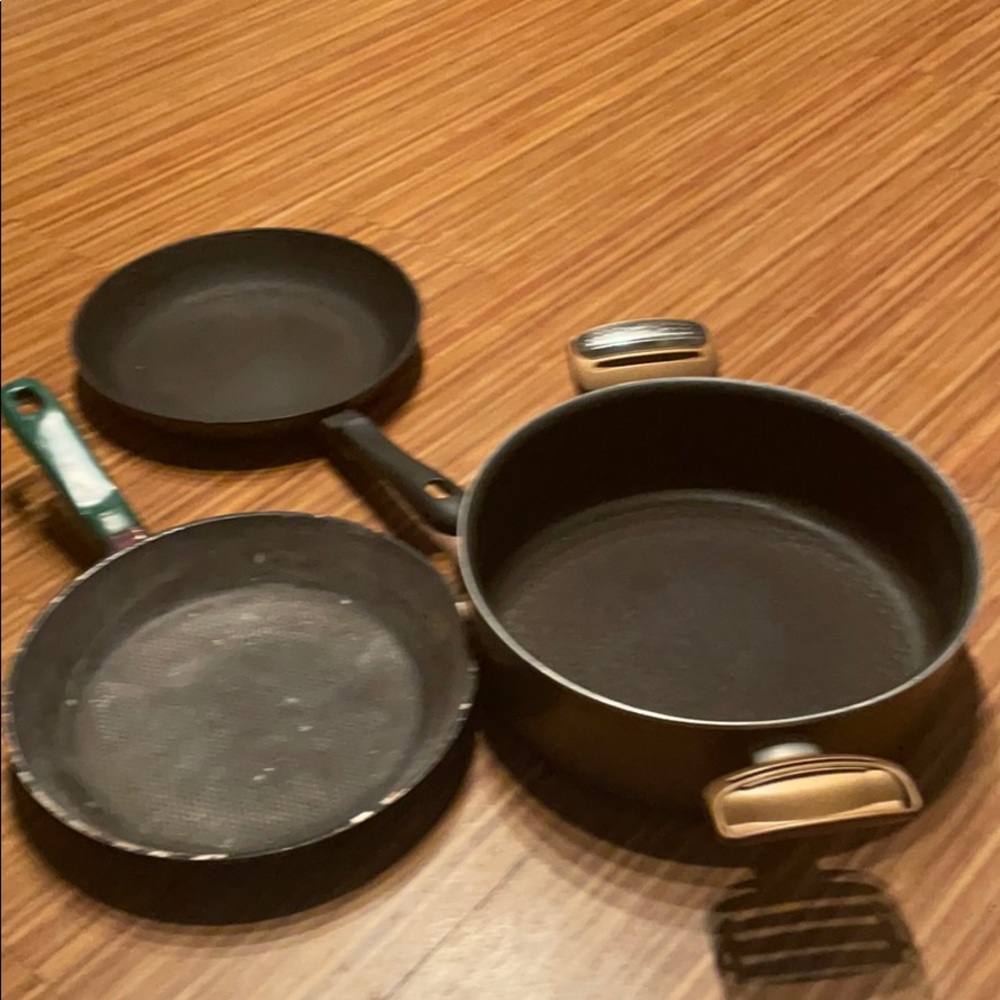 3 nonstick T-fal pots and pans